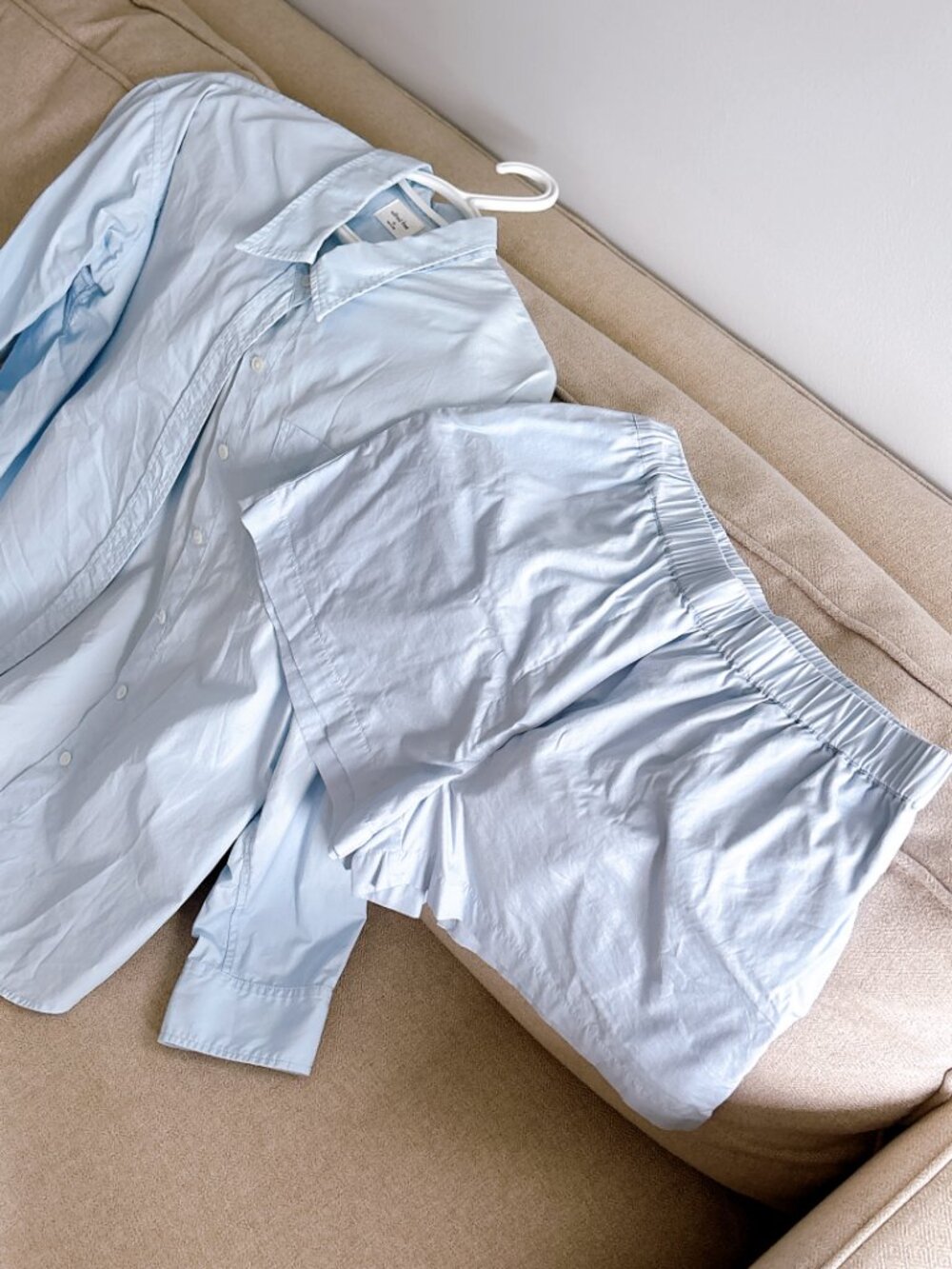 95% NEW ARITZIA SET, PRICE FOR BOTH - Picture 9 of 9
